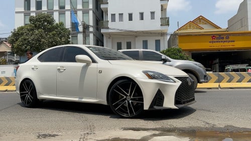 Lexus IS 250 ប៉ុង១