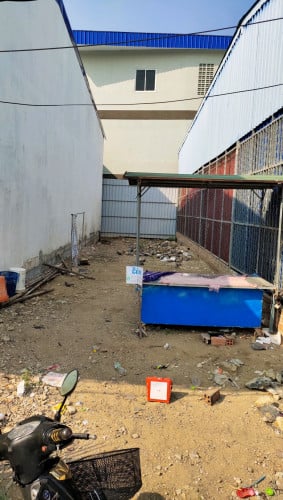 លក់ដីបន្ទាន់ នៅក្រោយហាងទូរស័ព្ទវុយសេង