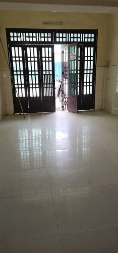 ផ្ទះលក់105000$កែង សល់ដីខាងមានបន្ទប់ជួលស្រាប់ លក់ដូររកសុីបាន ជួលបាន1ខែ300$