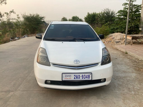 car for sell  prius 05full options