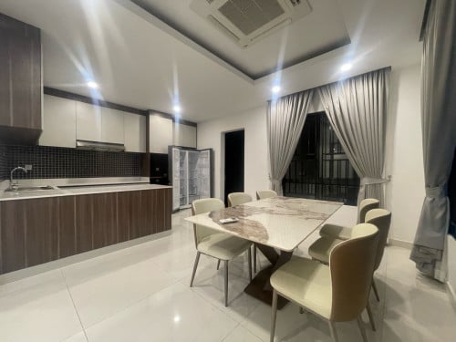 វីឡាឃ្វីនBllសម្រាប់ជួលនៅបុរីជីបម៉ុងហ្ក្រេនភ្នំពេញ