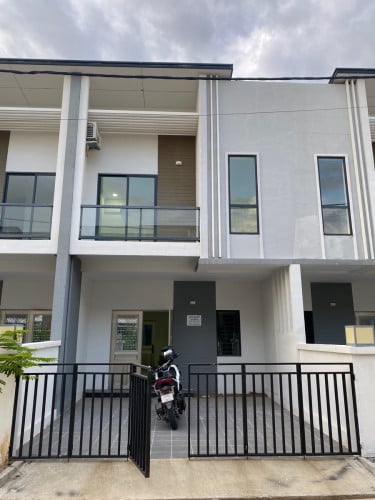 ផ្ទះលក់បន្ទាន់ តម្លៃក្រោមទីផ្សារ ប្រញ៉ាប់លុយ