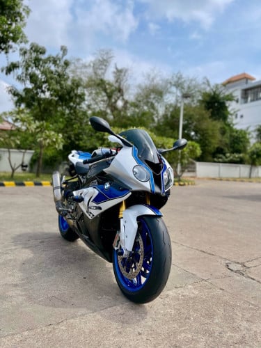 BMW S1000RR HP4