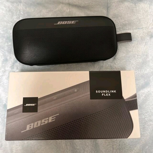 Bose SoundLink flex 99.98% ស្អាតដូចថ្មី សំណុំប្រអប់ តម្លៃ 115$