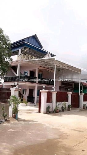 ផ្ទះលក់បន្ទាន់ពីរល្វែងជាប់គ្នាទាំងដីទាំងផ្ទះទាំងដី