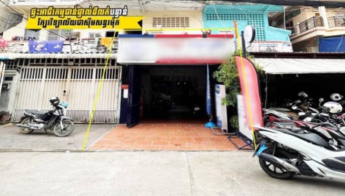 ផ្ទះលក់បន្ទាន់ ទីតាំងល្អណាស់ អាចរកសុីបាន ព្រោះជាតំបន់មានភ្ញៀវឆ្លងកាត់ច្រើន តម្លៃចចា ម្ចាស់ផ្ទះផ្ទាល់