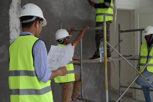 សិក្សាប្លង់ និង សាងសង់ផ្ទះវីឡាគ្រប់ប្រភេទ ! Smart: 015 20 50 20 / Cellcard: 061 20 50 20