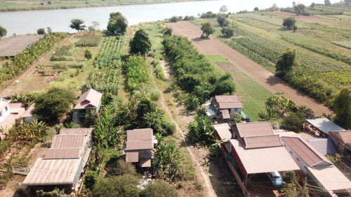 ដីលក់បន្ទាន់ទីតាំងនៅភូមិកោះប្រាក់ ឃុំធំ ស្រុកគៀនស្វាយ/紧急出售/Land for sale located in Koh Prak Village