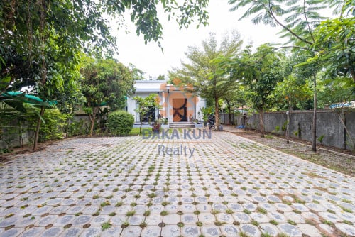 2 Bedrooms House for Rent in Krong Siem Reap-Sala Kamreuk