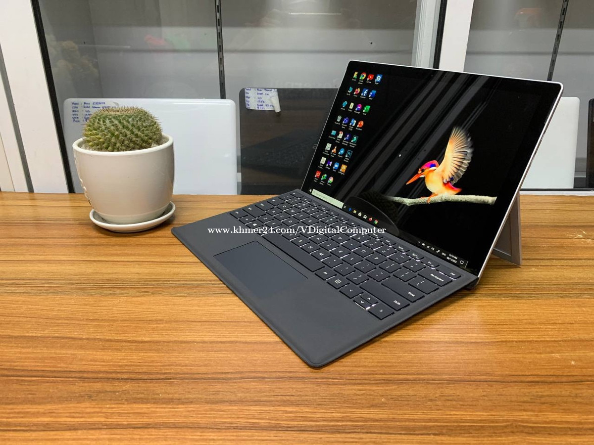 Surface Pro 5 / Touchscreen / 2K Display / Long Battery Life