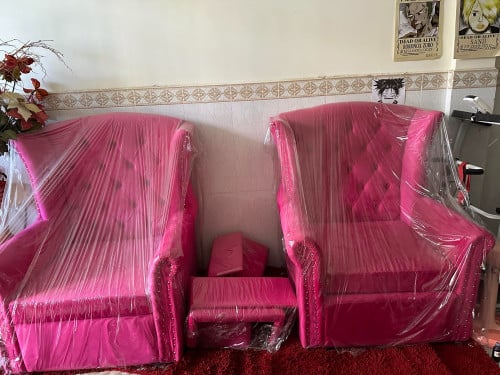 លក់សាឡុងថ្មី ១គូ Sell Pair of Sofa Set NEW