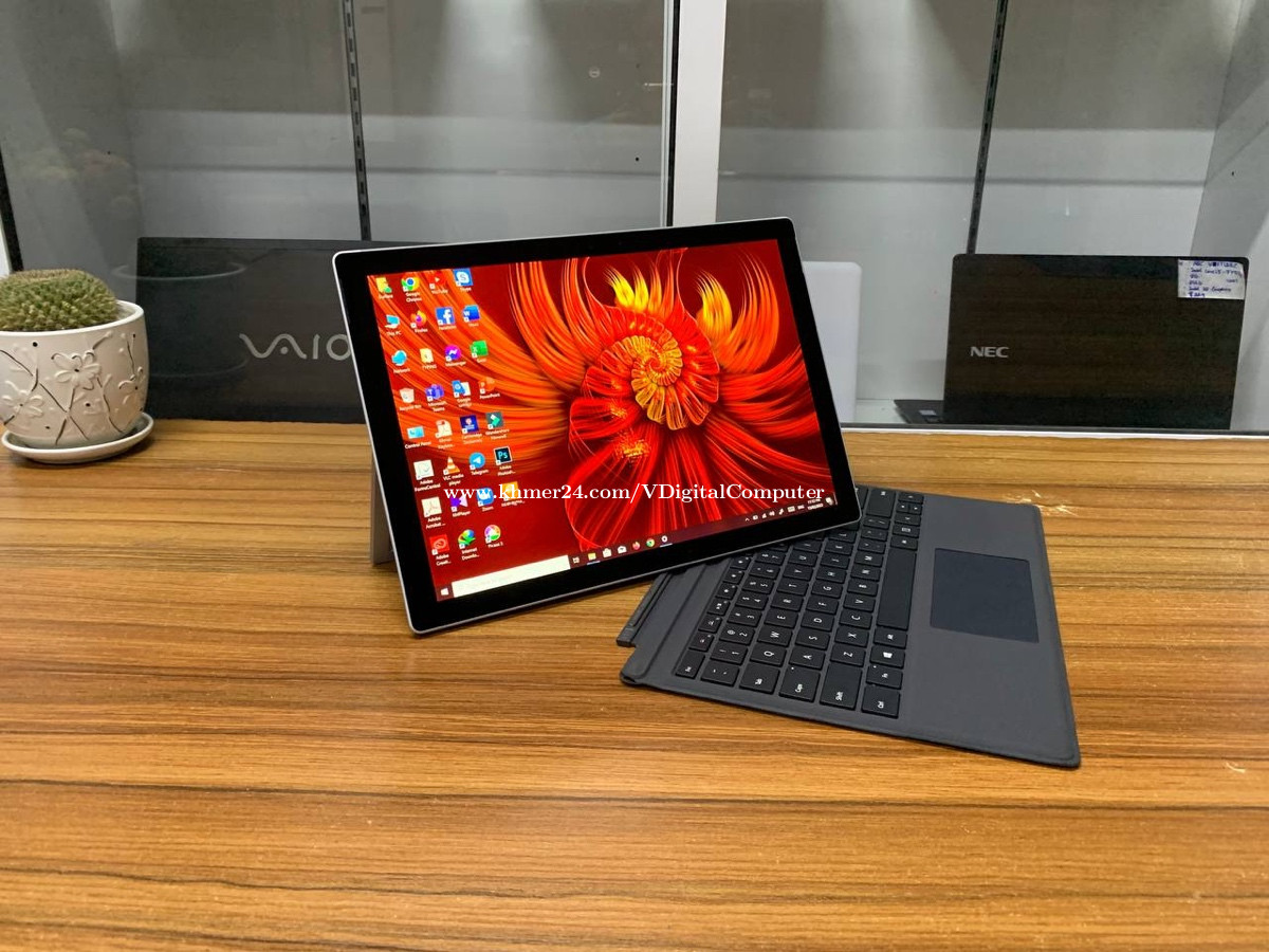 Surface Pro 5 / Touchscreen / 2K Display / Long Battery Life