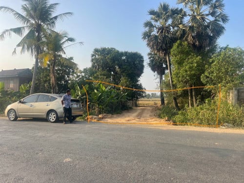 ដីម្ចាស់ផ្ទាល់ ខាងក្រោយដីគេរៀបផ្លូវសង់រោងចក្រ ផ្លូវជាតិលេខ៣