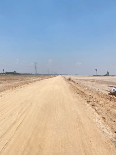 ដីលក់បន្ដាន់ពីមុនលក់ 1ការ៉េ 120$ លក់ 1ការ៉េ 120$ ក្បាល់ដី30x154m2 មានផ្លូវមុខ 22mមានផ្លូវក្រោយ15m