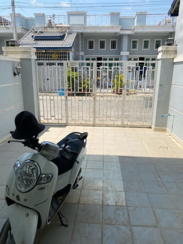 ផ្ទះល្វែងលក់