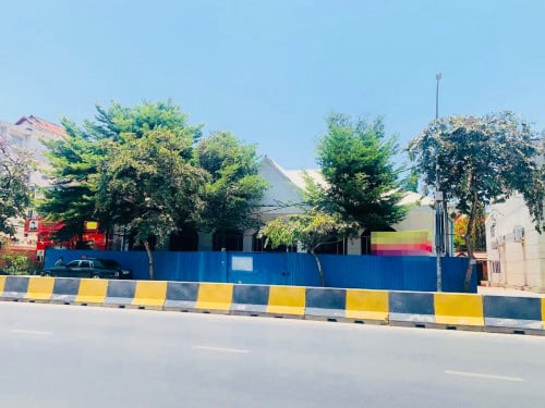 Commercial Showroom For Rent Along Main Road, 28x25m, 10,000$, Good For All Business