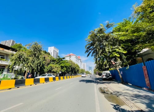 Corner Commercial Showroom For Rent Along Main Road, 1,300sqm, 20,000$, Good For All Businesses