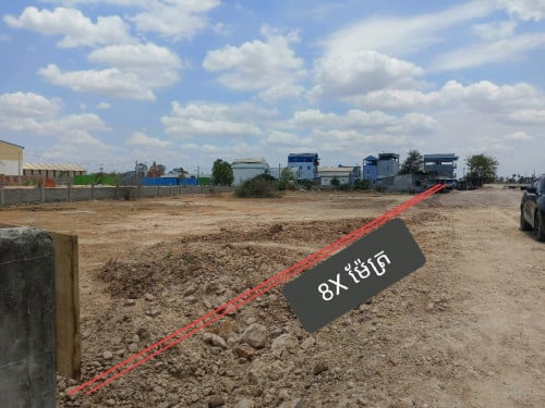 ដីលក់នៅលើផ្លូវប្រឡាយជើងឯក ផ្លូវភ្លោះ50ម