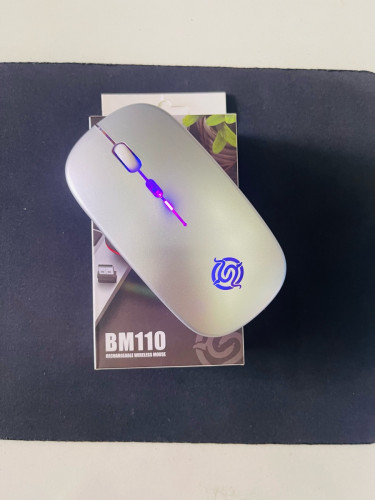 Mouse wireless silent ថ្មីមានភ្លើងរត់ប្រដេញគ្រប់ពណ៏ តម្លៃ7$