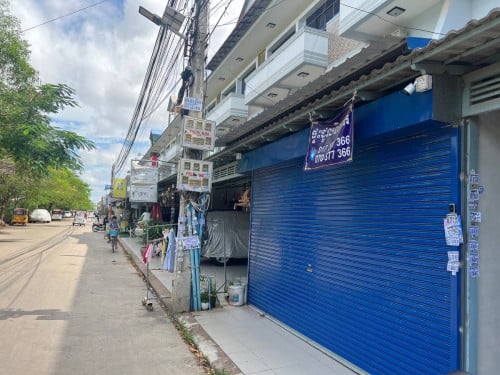 ផ្ទះលក់ក្រោមទីផ្សារ