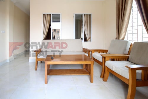 Spacious 2 Bedrooms apartment available for rent in Russian Market Area (Toul Tompong)