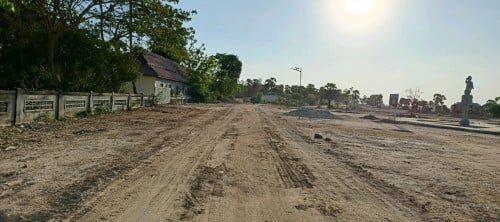 ឈើកាច់បាភ្នំ ខេត្តព្រៃវែង ជាប់វត្តព្រះវិហារធំ