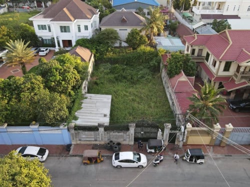 1000$/1ខែ  ផុត៣ខែជួល 1500$វិញ