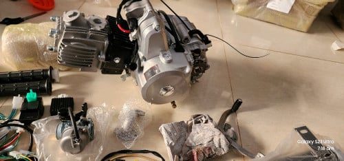 លក់ម៉ាសុីនអាយែ125ccថ្មីប្រអប់