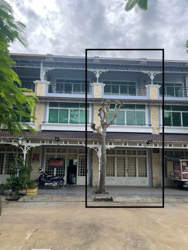 ផ្ទះវីឡា លក់បន្ទាន់ តម្លៃចរចា