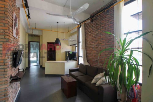 Western style 1 Bedroom apartment available for rent in Tonle Bassac Area (Near Bassac Lane)