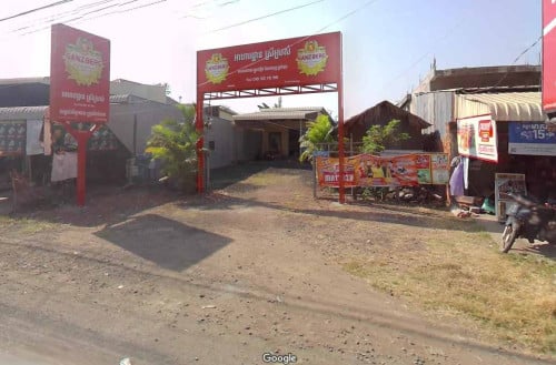 磅湛市出售土地和房屋，設有餐廳ផ្ទះនិងដីមានកញ្ជុះ៦កន្លែង(លក់សាច់ក្លែម)ស្រាប់នៅក្នុងក្រុងកំពង់ចាម