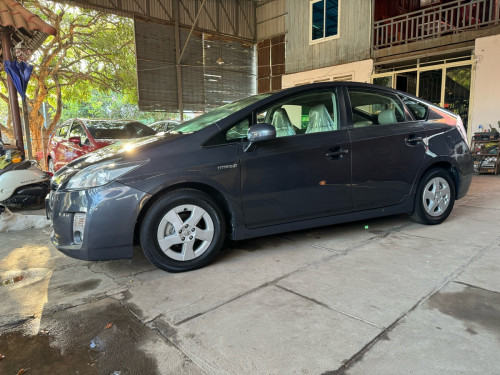 Toyota Prius 2010 gray