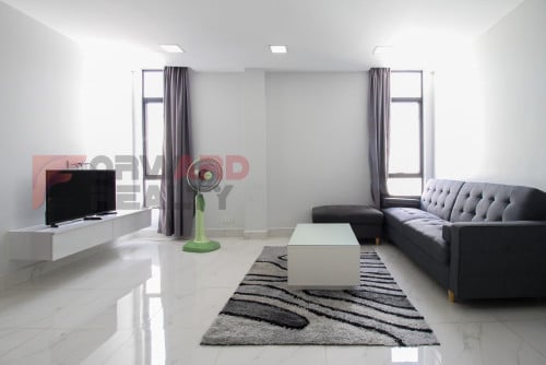 2 Bedrooms apartment available for rent in BKK1 Area.