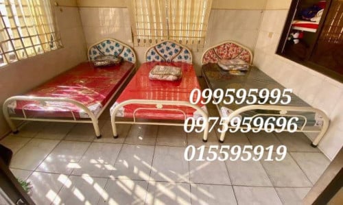 bed size 1.8 x 2m 80$ / គ្រែក្បាលផ្កា