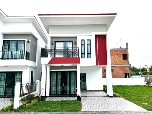 វីឡាទោលក្រុងតាខ្មៅ