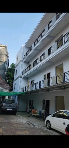 អាគារសំរាប់ជួល32បន្ទាប់និងផ្ទះ 4 - 32 rooms apartment and 4 house