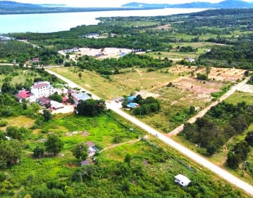 ដីលក់នៅតំបន់កោះខ្យង ជិតសមុទ្រ