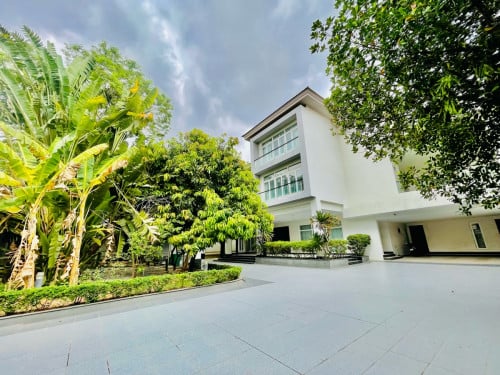 Modern Villa For Rent At Toul Kork Area, Near TK Avenue Floors: 03 Floors, 07-08 Bedrooms,8,000$