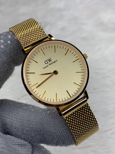 នាឡិកាស្រីមួយទឹក