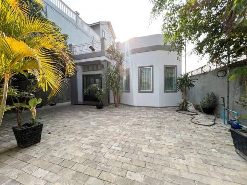 ផ្ទះលក់ក្រោមទីផ្សារខ្លាំងនៅលេីផ្លូវបីតុងក្រុងសៀមរាប