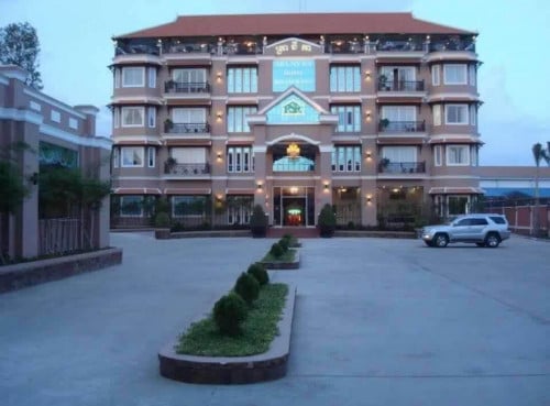 សណ្ឋាគារលំដាប់ផ្កាយ3 កណ្តាលក្រុងតាខ្មៅ