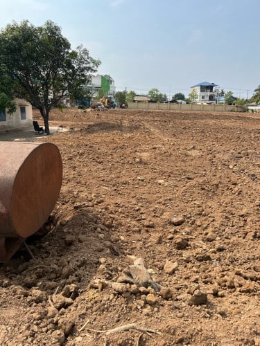 ដីលក់  នៅលើផ្លូវធំ ផ្លូវក្រវាត់ក្រុងទី២ ចាក់ដីហើយជួល3$/m2