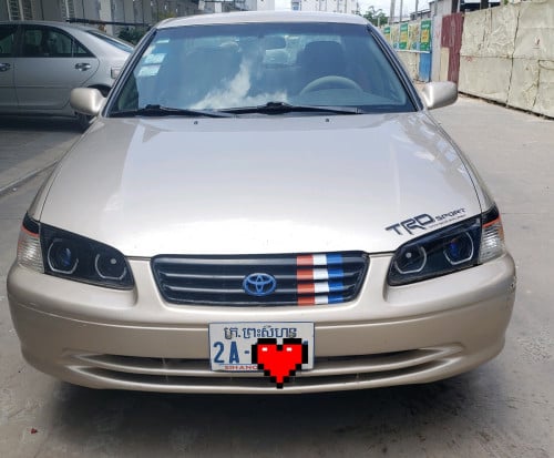 ឡានលក់ Camry ឆ្លាមឆ្នាំ 2000 ពណ៌ទឹកមាស