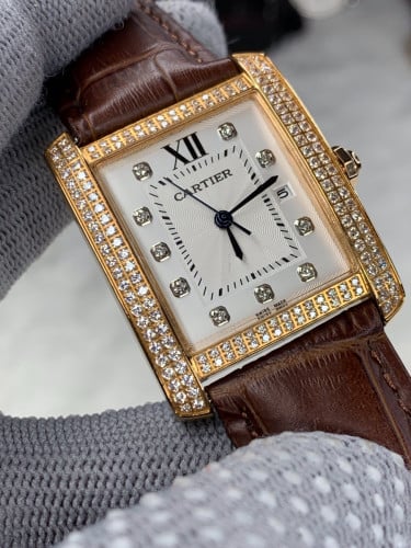 នាឡិកាស្រីមួយទឹក