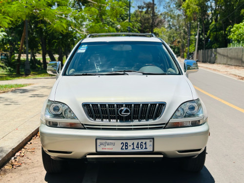 ឡានលក់LexusRX300ឆ្នាំ2002ប៉ុង1ម្ចាស់ដើមទីមួយឯកសារគ្រប់តំលៃ13900$ចរចារទីតាំងសៀមរាបឡានថ្មីកាន់សោរជិះ