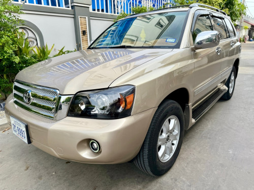 Highlander V4 2004 ប៉ុង 1 កៅអីបីជួរ