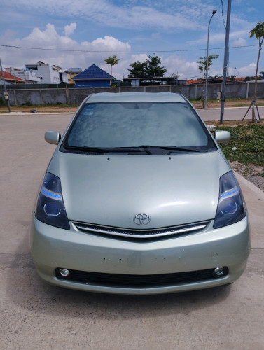 Toyota Prius 07 full option ( map ) 2BH