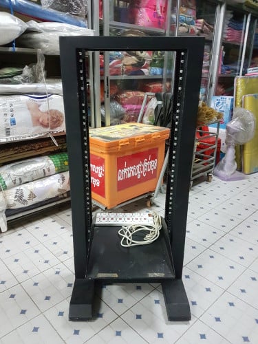 Open rack 27U have wheels