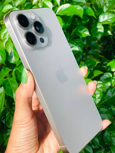 iPhone 15 pmx 256g