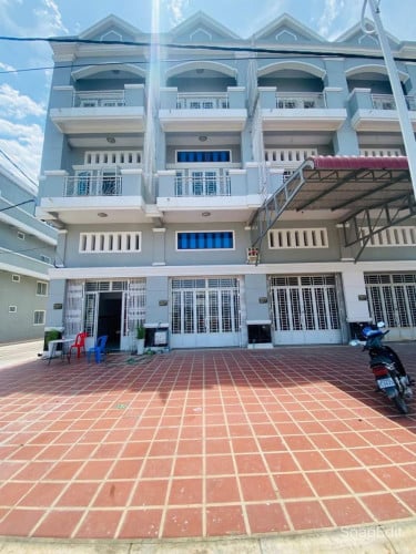 ផ្ទះ​ល្វែង​មាន​ចំណូល​ស្រាប់​​លក់​បន្ទាន់​